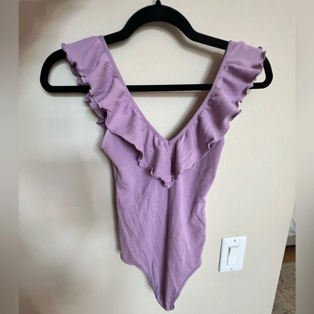 Aritzia - Wilfred Danette Bodysuit - Picture 1 of 6
